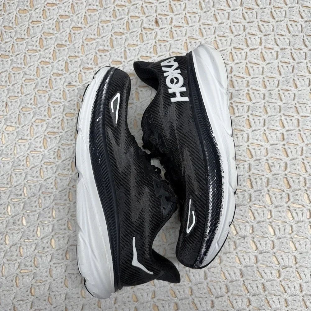 Hoka One One Clifton 9 Wide Running Shoes Women Sz  10D Black Cushioned Sneakers